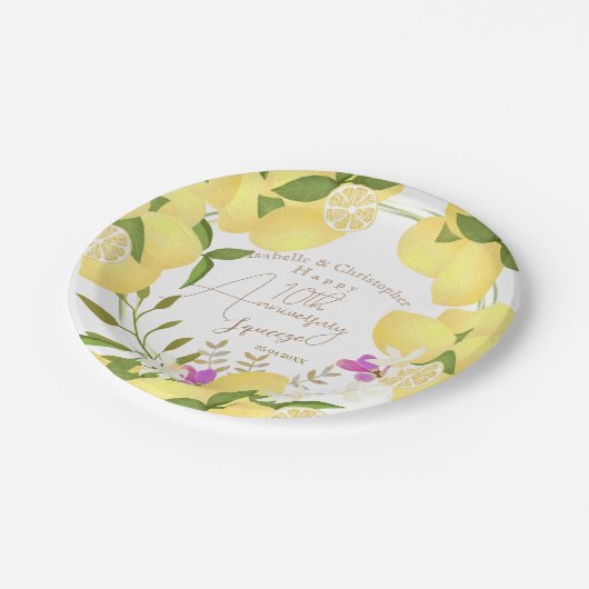 Lemon Squeeze Anniversary White Pappteller (Schrägansicht)