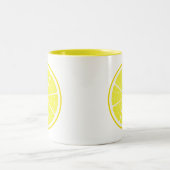 Lemon Stylized Fruit Slice Zweifarbige Tasse (Mittel)