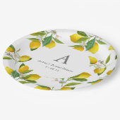 Lemon-thematisches Monogramm-Initial-Brautparty Pappteller (Schrägansicht)