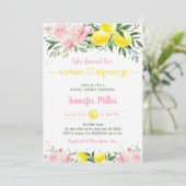 Lemonade Main Squeeze Pink Gold Brautparty Einladung (Stehend Vorderseite)