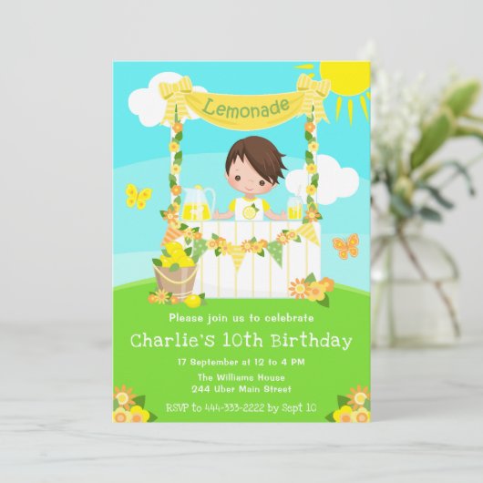 Lemonade Stand Birthday Brown Hair Boy Einladung (Stehend Vorderseite)