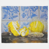 Lemons and Azulejos — Classic Blue & Yellow Still  Fleecedecke (Vorderseite (Horizontal))