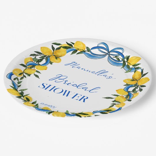 Lemons blaues Bugband Brautparty mit Monogramm Pappteller (Schrägansicht)