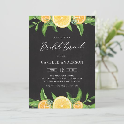 Lemons und Orangen Chalkboard Summer Bridal Brunch Einladung (Stehend Vorderseite)