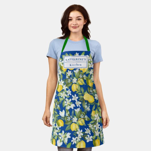 Lemons White Florals & Monogram auf Deep Blue  Schürze (Getragen)