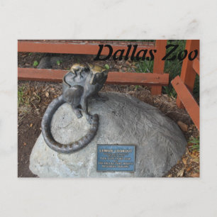 Lemur Lookout Statue Postkarte