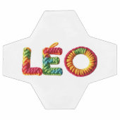 LÉO Name in lebendigem Häkelmuster Fußball (Flach)