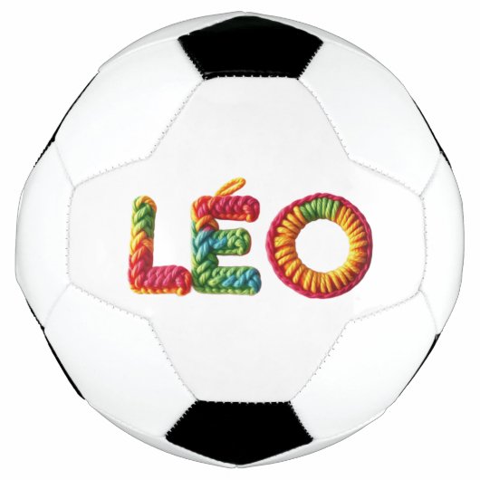 LÉO Name in lebendigem Häkelmuster Fußball (Vorderseite)