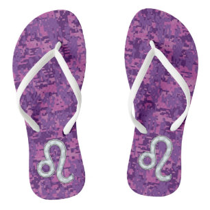 Leo Sign auf Girly Pink Fuchsia Digitale Camouflag Badesandalen