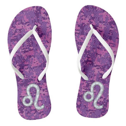 Leo Sign auf Girly Pink Fuchsia Digitale Camouflag Badesandalen (Fußbett)