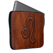 Leo-Symbol in Mahogany-Holzstil-Dekoration Laptopschutzhülle (Vorne Rechts)