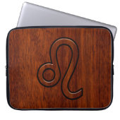 Leo-Symbol in Mahogany-Holzstil-Dekoration Laptopschutzhülle (Vorderseite)