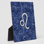 Leo Zodiac Sign auf Blue Digital Camouflage Fotoplatte (Seite)