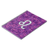 Leo Zodiac Sign auf Fuchsia Digital Camouflage Notizblock (Linke Seite)