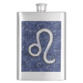 Leo Zodiac Sign auf Navy Blue Digital Camouflage Flachmann (Vorderseite)