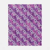 Leo Zodiac Sign auf Pink Fuchsia Digital Camouflag Fleecedecke (Vorderseite)