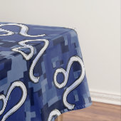 Leo Zodiac Symbol auf Navy Blue Digital Camouflage Tischdecke (Beispiel)