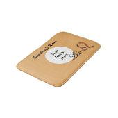 Leo Zodiac Symbol Element von Kenneth Yoncich Badematte (Schrägansicht)