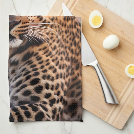 Leopard am Strand Geschirrtuch (Viertel Falte)