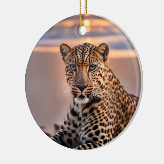 Leopard am Strand Keramik Ornament (Links)
