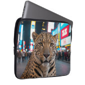 Leopard am Times Square Laptopschutzhülle (Vorne Rechts)