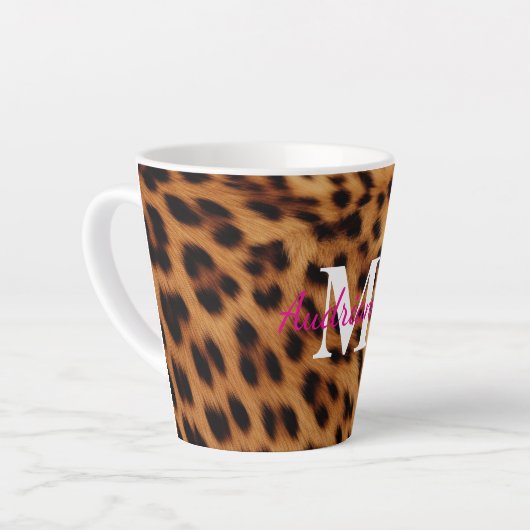 Leopard Animal Print Monogram Milchtasse (Linke Ecke)