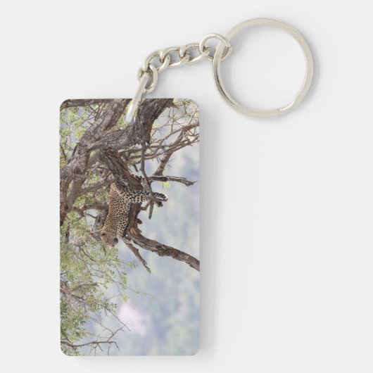 Leopard auf einem Baum Schlüsselanhänger (Rückseite)