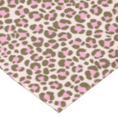 Leopard Beige Sage Pink Tischdecke (Schrägansicht)