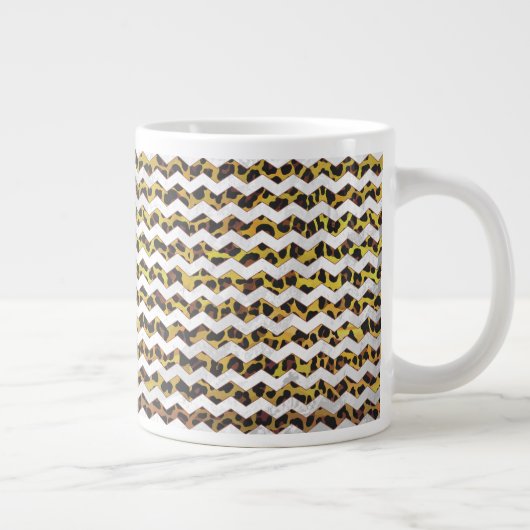 Leopard Brown and Yellow Cevron Print Jumbo-Tasse (Rechts)
