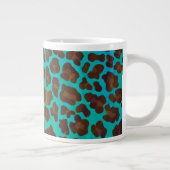Leopard Brown und Aquamarin Print Jumbo-Tasse (Rechts)