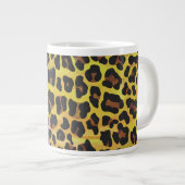 Leopard Brown und Gelb Print Jumbo-Tasse (Vorderseite Rechts)