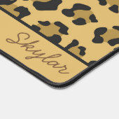 Leopard Cheetah Animal Print Custom Curry Name Schreibtischunterlage (Ecke)