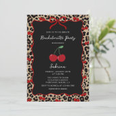Leopard Cheetah Cherry Bachelorette Invitation Einladung (Stehend Vorderseite)