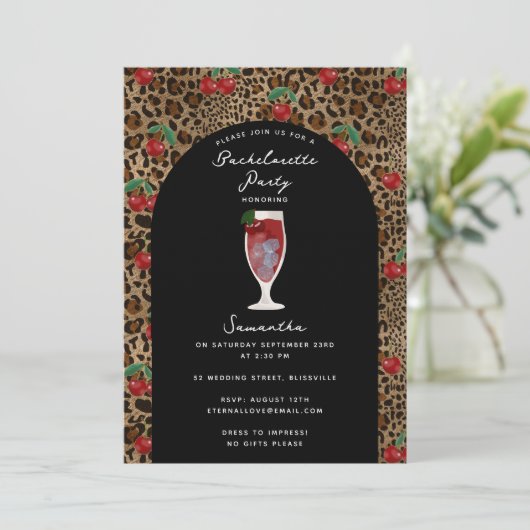 Leopard Cheetah Print Cherry Bachelorette Photo Einladung (Stehend Vorderseite)