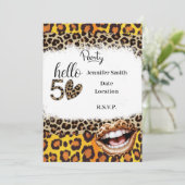 Leopard drucken 50. Geburtstag für weibliche Einla Einladung (Stehend Vorderseite)