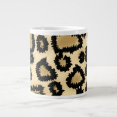 Leopard-Druckmuster, braun und schwarz. Jumbo-Tasse (Vorderseite)