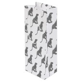 Leopard Gray and Light Gray Silhouette Geschenktüte Für Weinflaschen (Rückseite Schrägansicht)