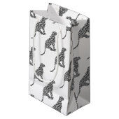 Leopard Gray and Light Gray Silhouette Kleine Geschenktüte (Vorderseite Schrägansicht)