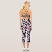 Leopard Gray Lila Black Capri Leggings (Rückseite)