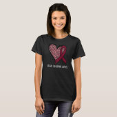 Leopard Heart Port Weinkultur und Erde T-Shirt (Vorne ganz)