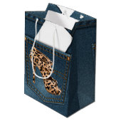 Leopard-hoher Absatz u. blaue Jean-Muster-Tasche Mittlere Geschenktüte (Rückseite Schrägansicht)