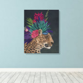 Leopard mit tropischem Kopfteil Leinwanddruck (Insitu (Holzboden))