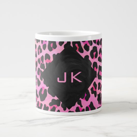 Leopard-Monogramm, Schwarz und Heiß-Rosa Jumbo-Tasse (Vorderseite)