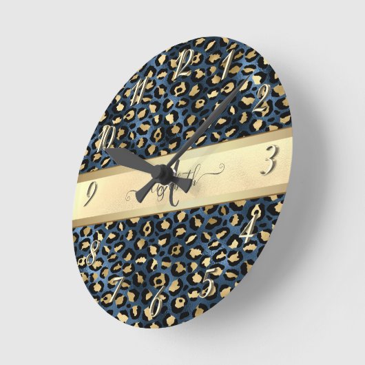 Leopard Muster Black Bronze Monogram Runde Wanduhr (Winkel)