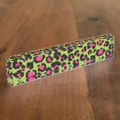Leopard Muster in Raspberry auf Lime Green Namensplakette (Seite)