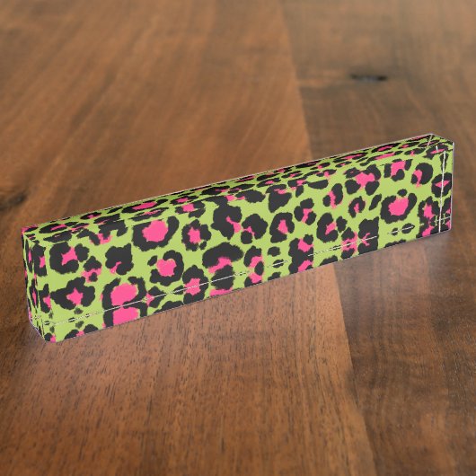 Leopard Muster in Raspberry auf Lime Green Namensplakette (Seite)