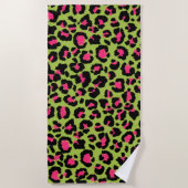 Leopard Muster in Raspberry auf Lime Green Strandtuch (Vorderseite)