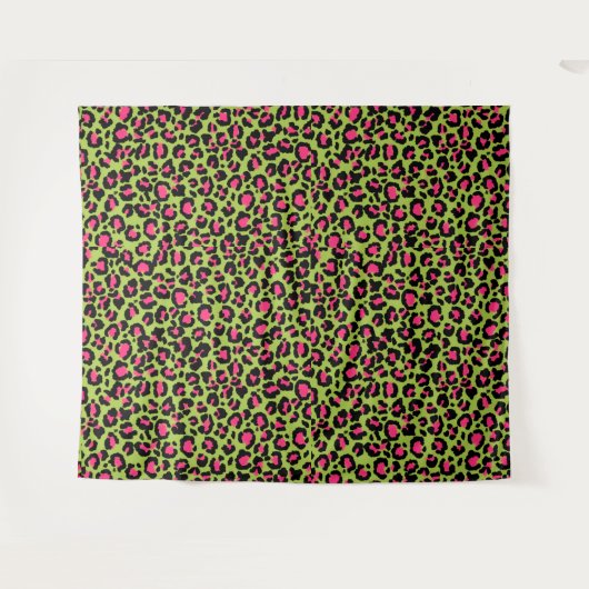 Leopard Muster in Raspberry auf Lime Green Wandteppich (Vorderseite (Horizontal))