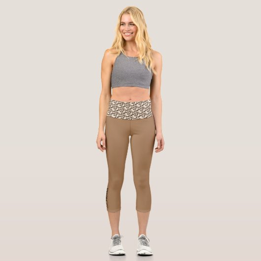 Leopard Muster Om Symbol Capri Leggings (Vorderseite)