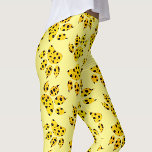 Leopard Paw Print Pattern Leggings<br><div class="desc">Leopardenmuster im niedlichen Cartoon. Benutzerdefinierte Leggings. Version mit schwarz und gelb paw. Geschenkidee für wilde Katzenliebhaber.</div>